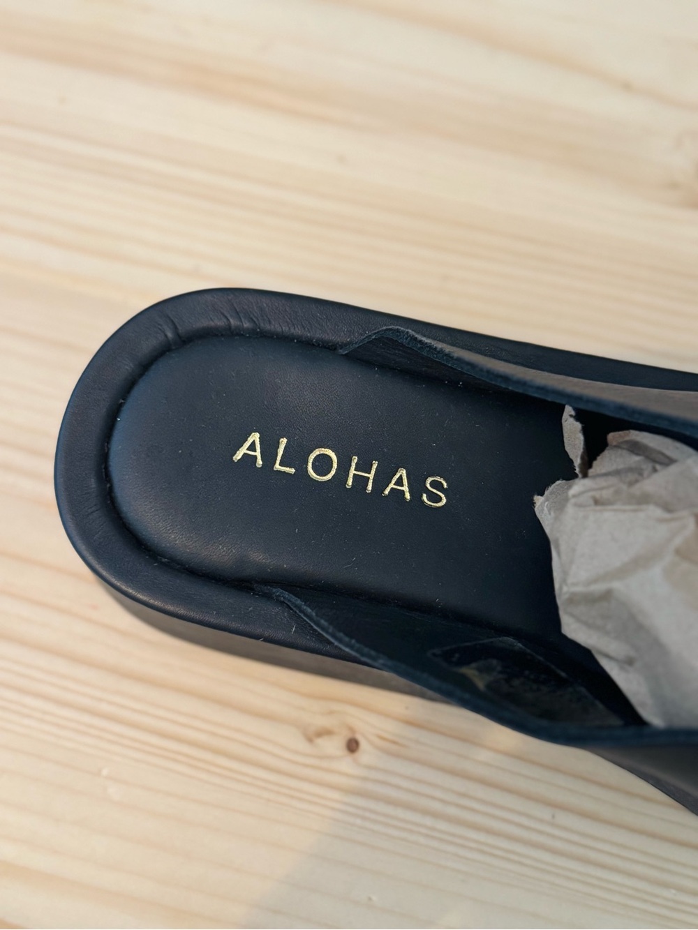 ALOHAS Black Leather Thong Sandals - Picture 5 of 8